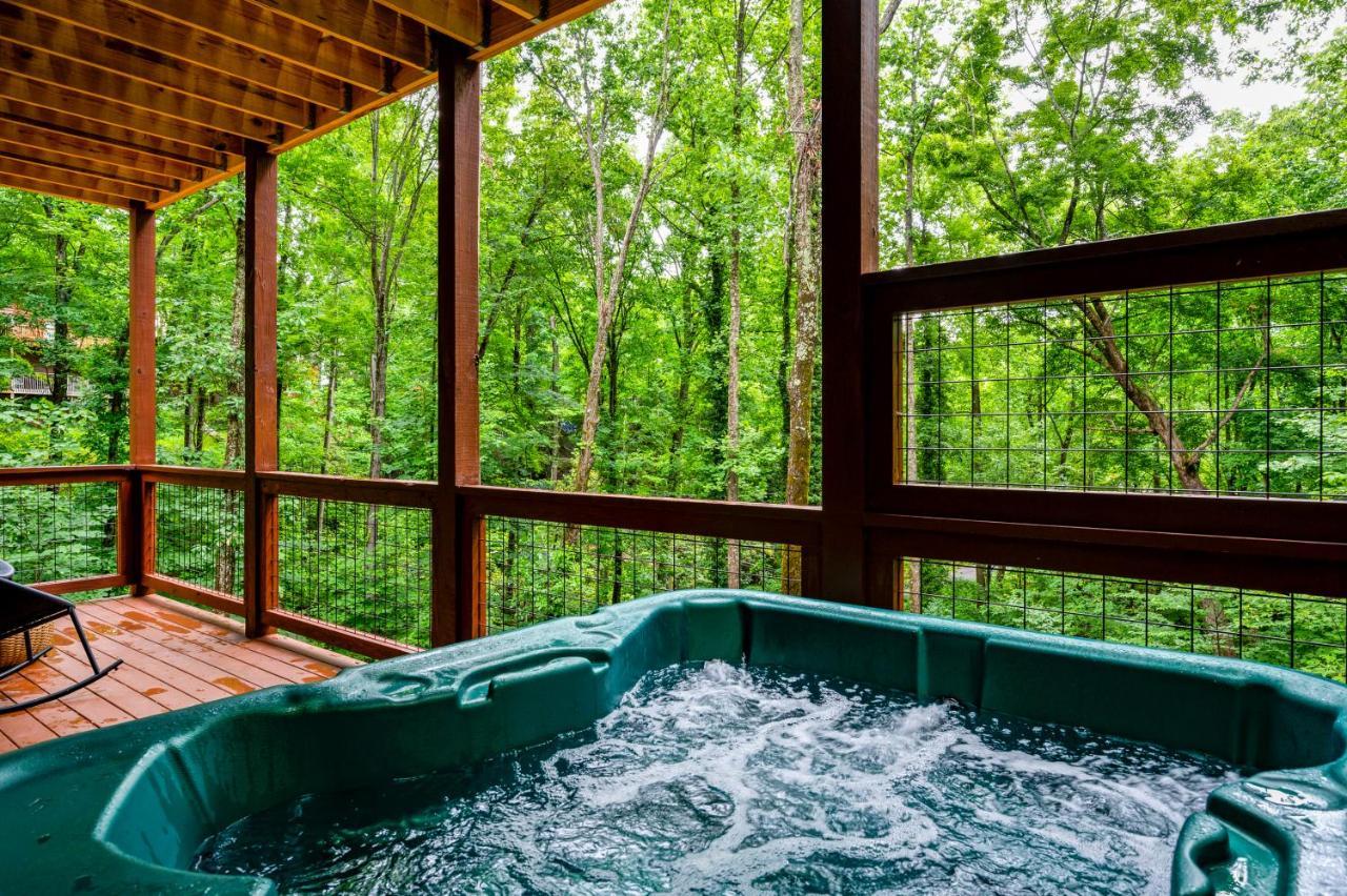 New Cozy Mountain Cabin Hot Tub Near Downtown Гатлинбург Экстерьер фото