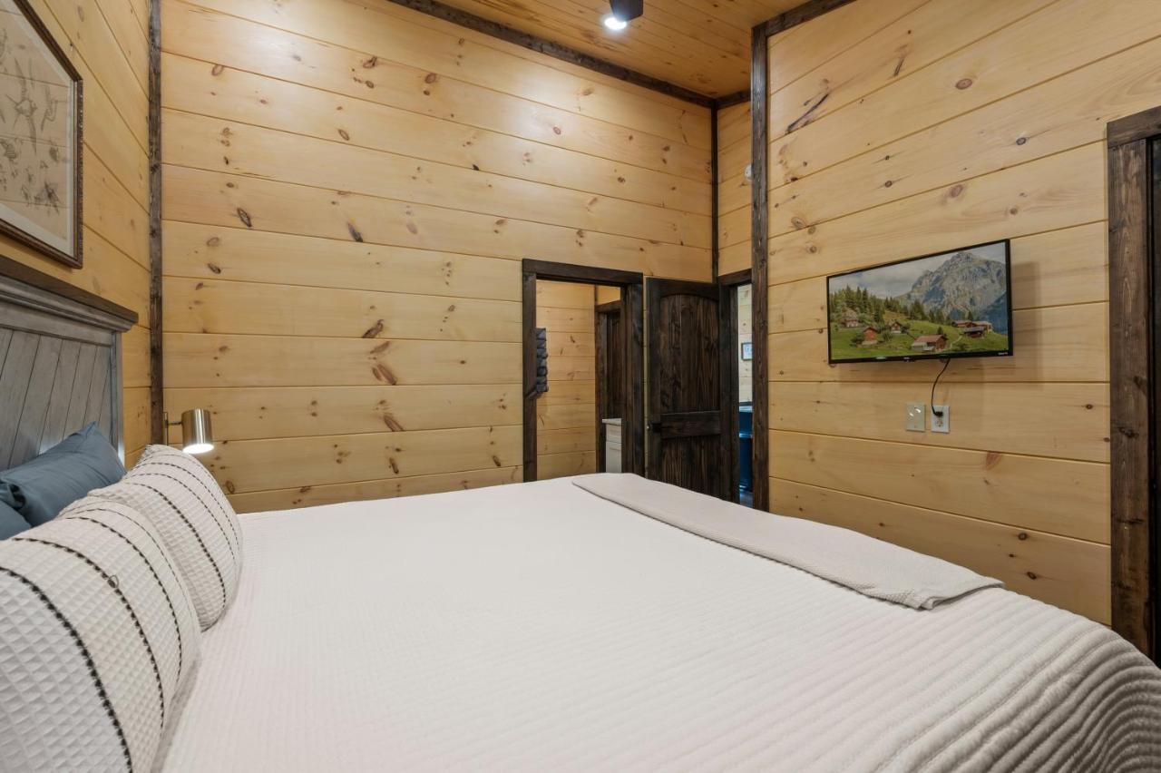 New Cozy Mountain Cabin Hot Tub Near Downtown Гатлинбург Экстерьер фото