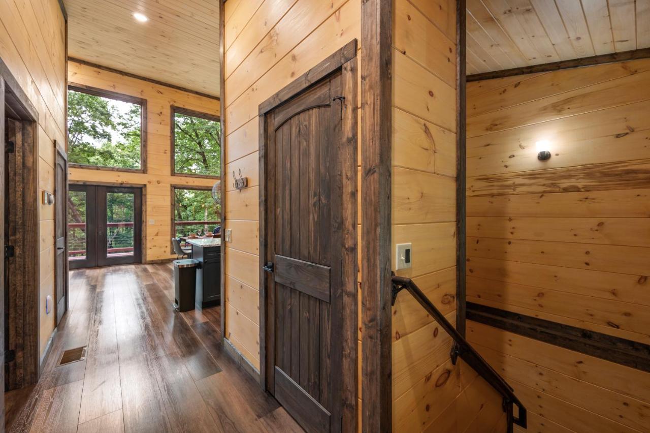 New Cozy Mountain Cabin Hot Tub Near Downtown Гатлинбург Экстерьер фото