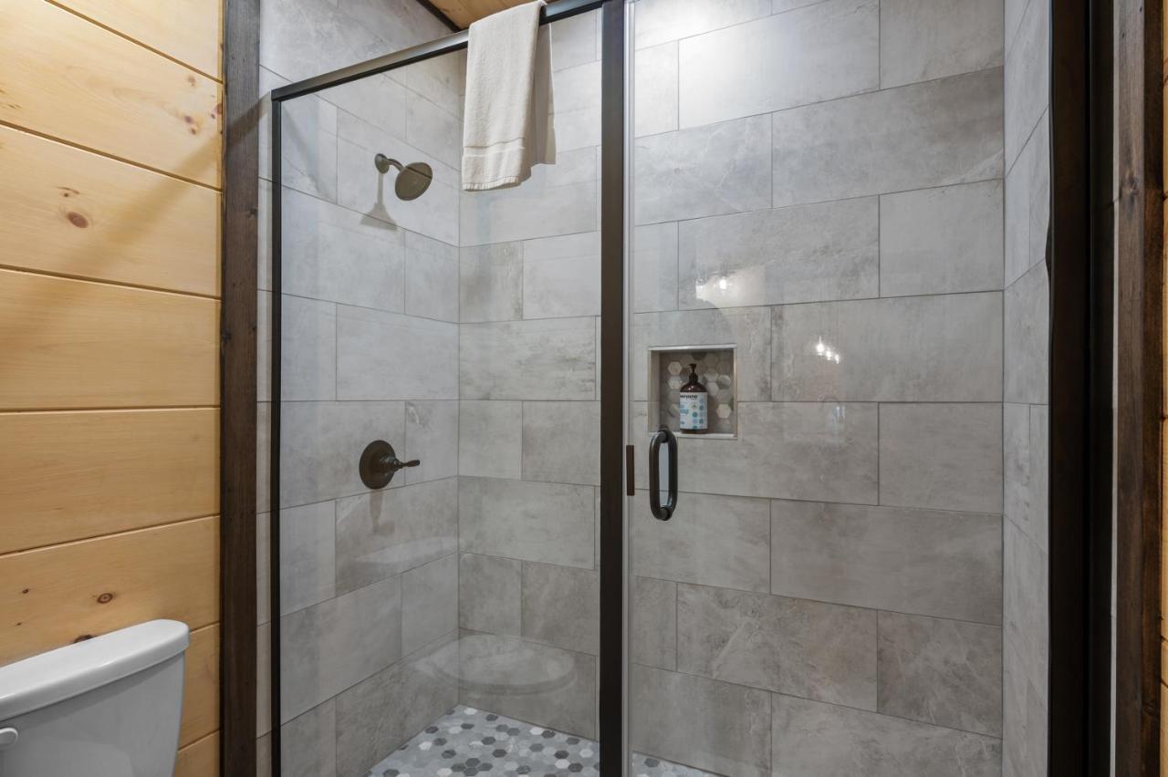 New Cozy Mountain Cabin Hot Tub Near Downtown Гатлинбург Экстерьер фото