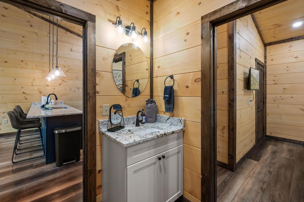 New Cozy Mountain Cabin Hot Tub Near Downtown Гатлинбург Экстерьер фото