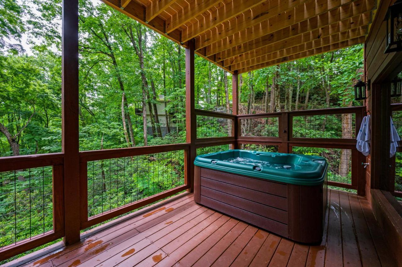 New Cozy Mountain Cabin Hot Tub Near Downtown Гатлинбург Экстерьер фото