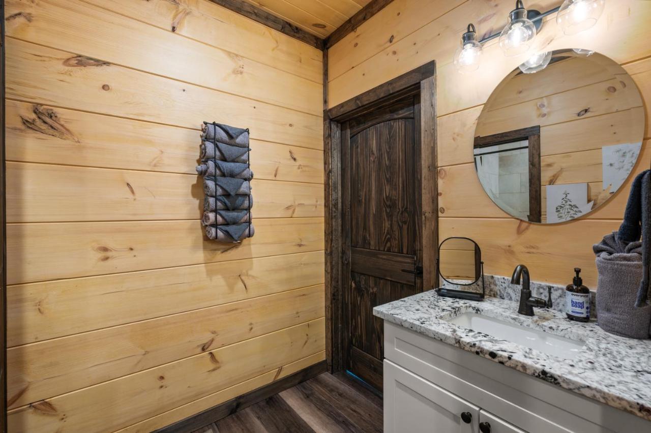 New Cozy Mountain Cabin Hot Tub Near Downtown Гатлинбург Экстерьер фото