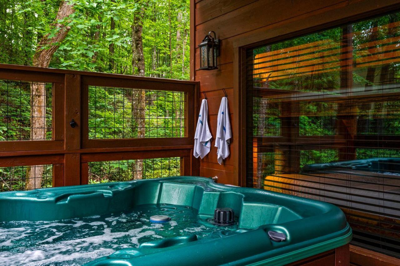New Cozy Mountain Cabin Hot Tub Near Downtown Гатлинбург Экстерьер фото