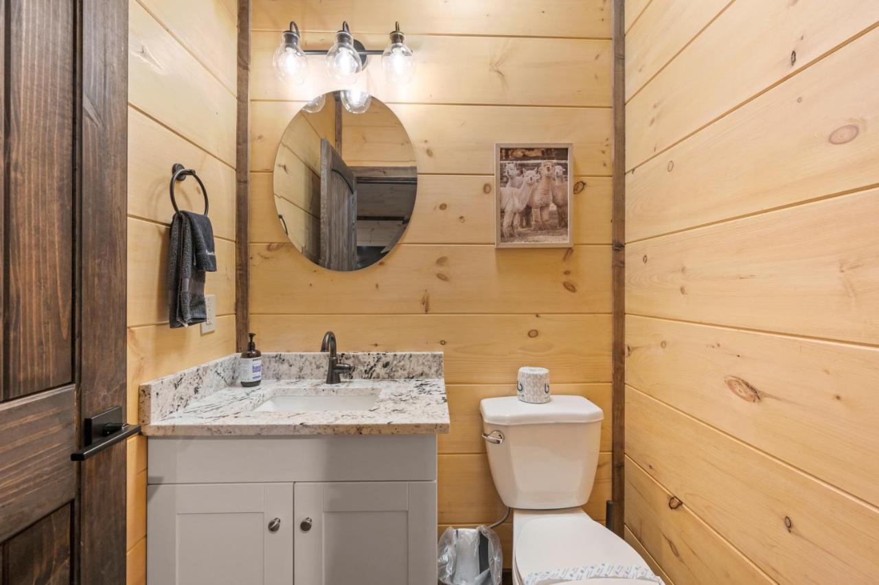 New Cozy Mountain Cabin Hot Tub Near Downtown Гатлинбург Экстерьер фото